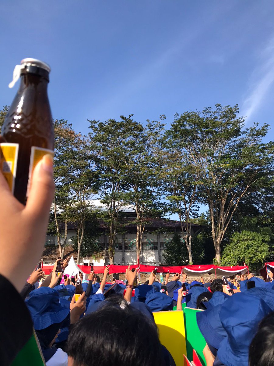 VinaHaniF tweet media