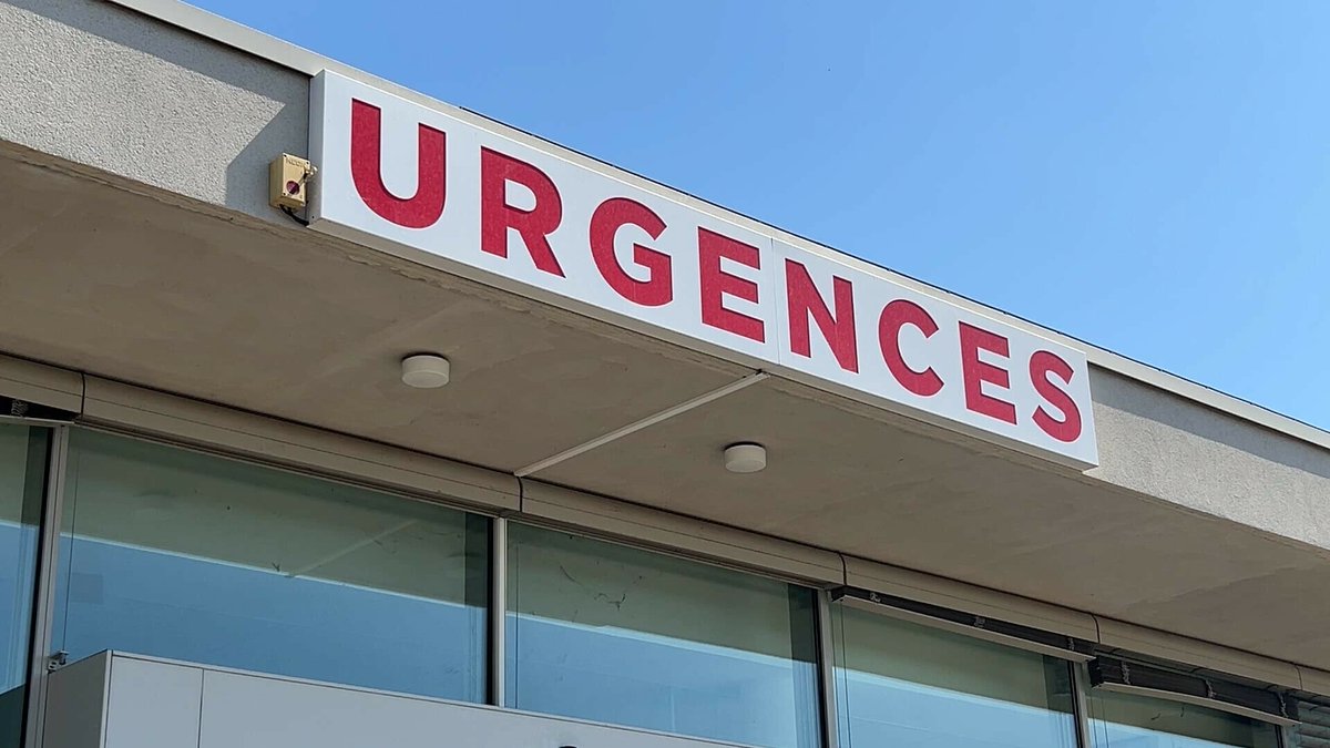 BFMTV's tweet photo. Hôpital: 1.510 nouveaux postes d'internes en moins à la rentrée, une pétition lancée par des étudiants https://t.co/6alpdOtaBX https://t.co/6Oc7l3X7Mv