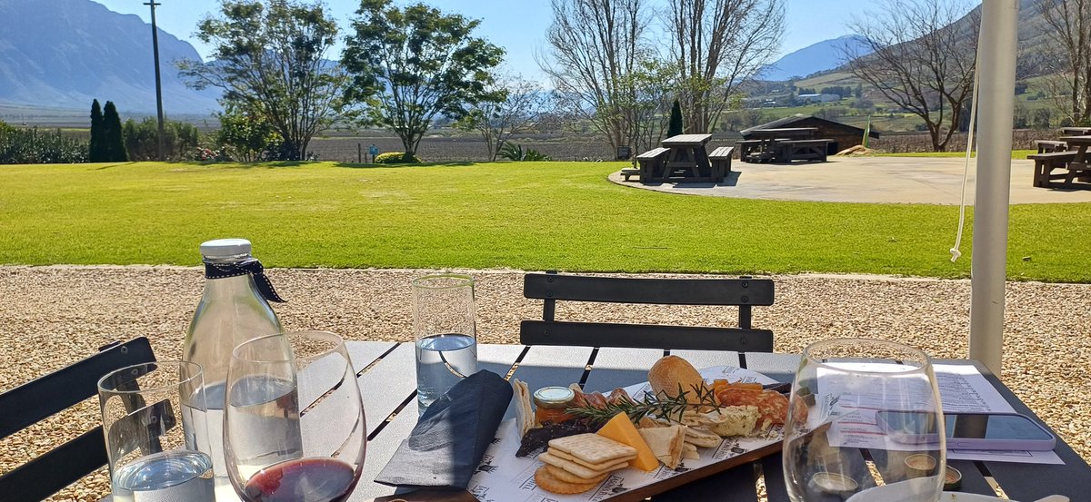 CapeToGrape's tweet photo. Beautiful sunny day in the Breedekloof Wine Valley! Visiting Jason's Hill Private Wine estate in the picturesque Slanghoek Wine valley! #capetograpewinetours #breedekloofwinevalley #winetasting #cheeseboard #slanghoek #jasonshill @BreedekloofWine @Breedekloof https://t.co/ayykCIOsPN