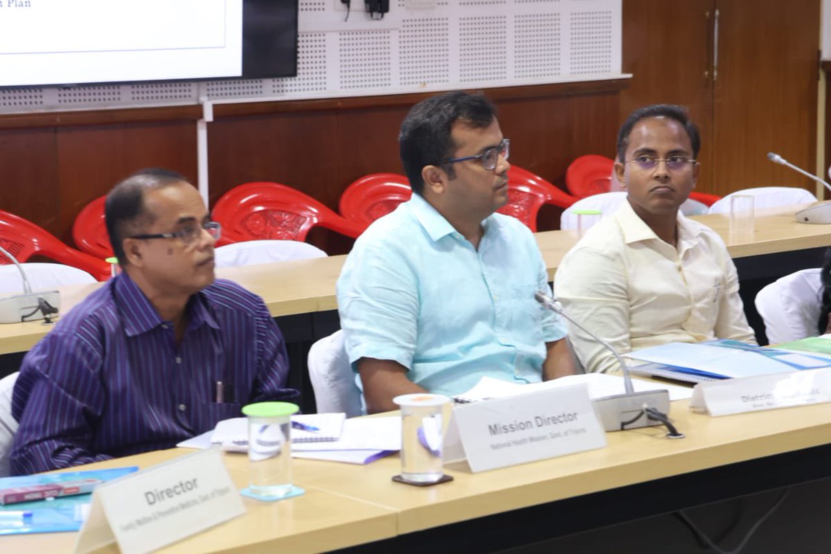 DrManikSaha2's tweet photo. Chaired a review meeting of the Tripura State AIDS Control Society at the Secretariat, discussing progress, challenges, and future strategies to combat HIV/AIDS in the State. 

Committed to ensuring quality healthcare and support services to all and achieve the target of ending HIV/ AIDS by 2030 !