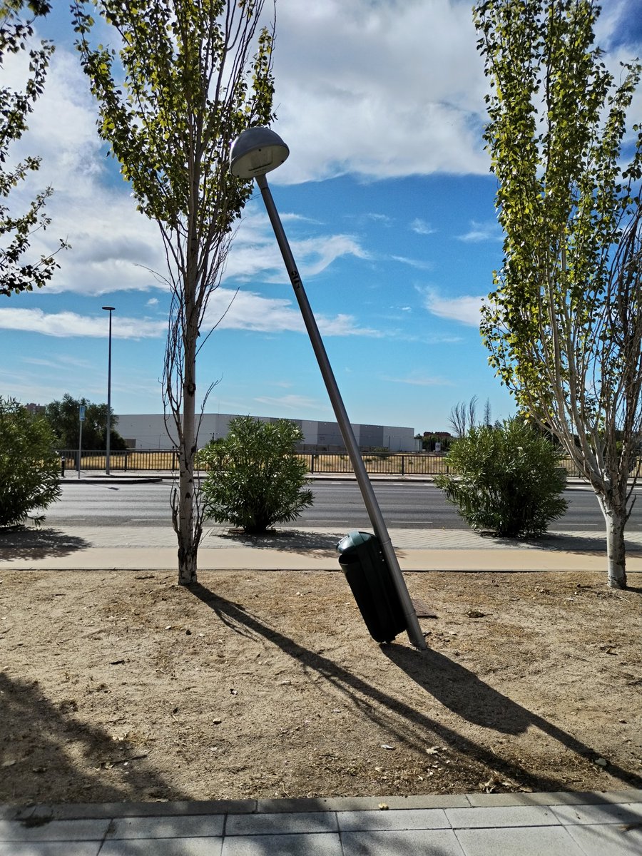 ¿Quién la derribó no sabe informar?, está para caerse G.Via de Villaverde