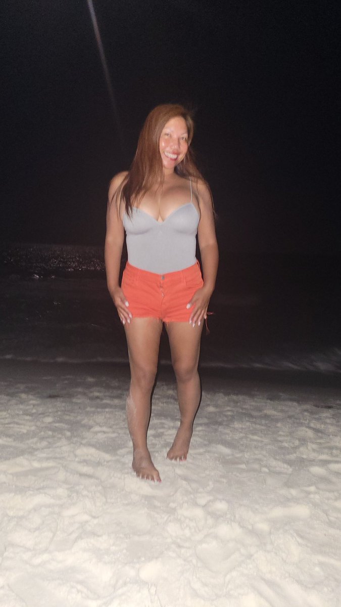 Sourine3's tweet photo. I'm manifesting to own a property in FL....  ocean is much better than the lake for sure...  #alwaysstylish #Manifest #8lifepath https://t.co/1x3Zhqafpa