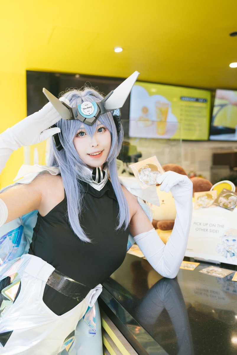 0908__kaori's tweet photo. ⚓Azur Lane x Sunright☀
Hey commander, do you wanna come join the @AzurLane_EN event at @SunrightTea ？
Love the special drinks and goodies ♥ 
Can’t wait to see you on Saturday August 17~ 

#AzurLane #Yostar #AzurLane6thAnniv #ALKickback https://t.co/3VmVHpcvr6