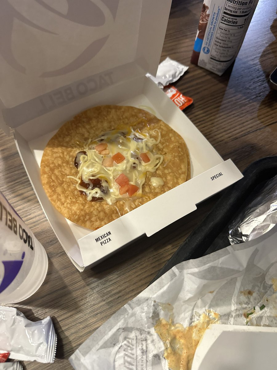 Chirag_Thesia's tweet image. @tacobell this isn’t the Mexican pizza I remembered. And this is 6 bucks????