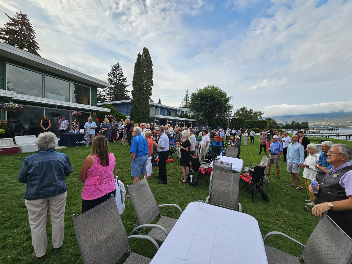 BCLPenticton's tweet photo. Excellent turnout tonight for @KevinFalcon with our amazing candidate @Tracystclaire - @voteBCUnited will fix it and deliver the results we need. https://t.co/PzJJNA1X3v
