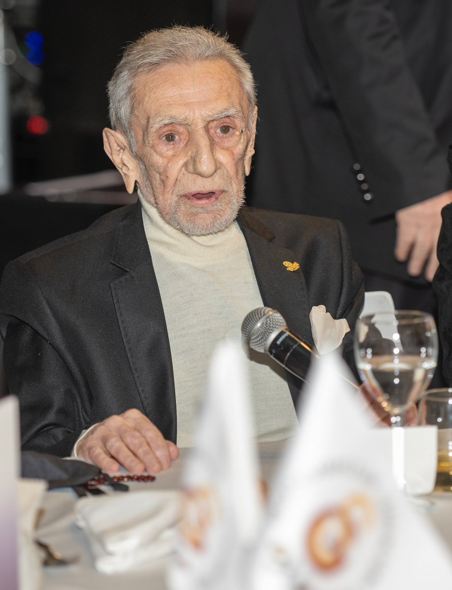 GSYV gecemizdeki harika konuşması ile hatırlayacağım, ışıklar içinde uyusun…