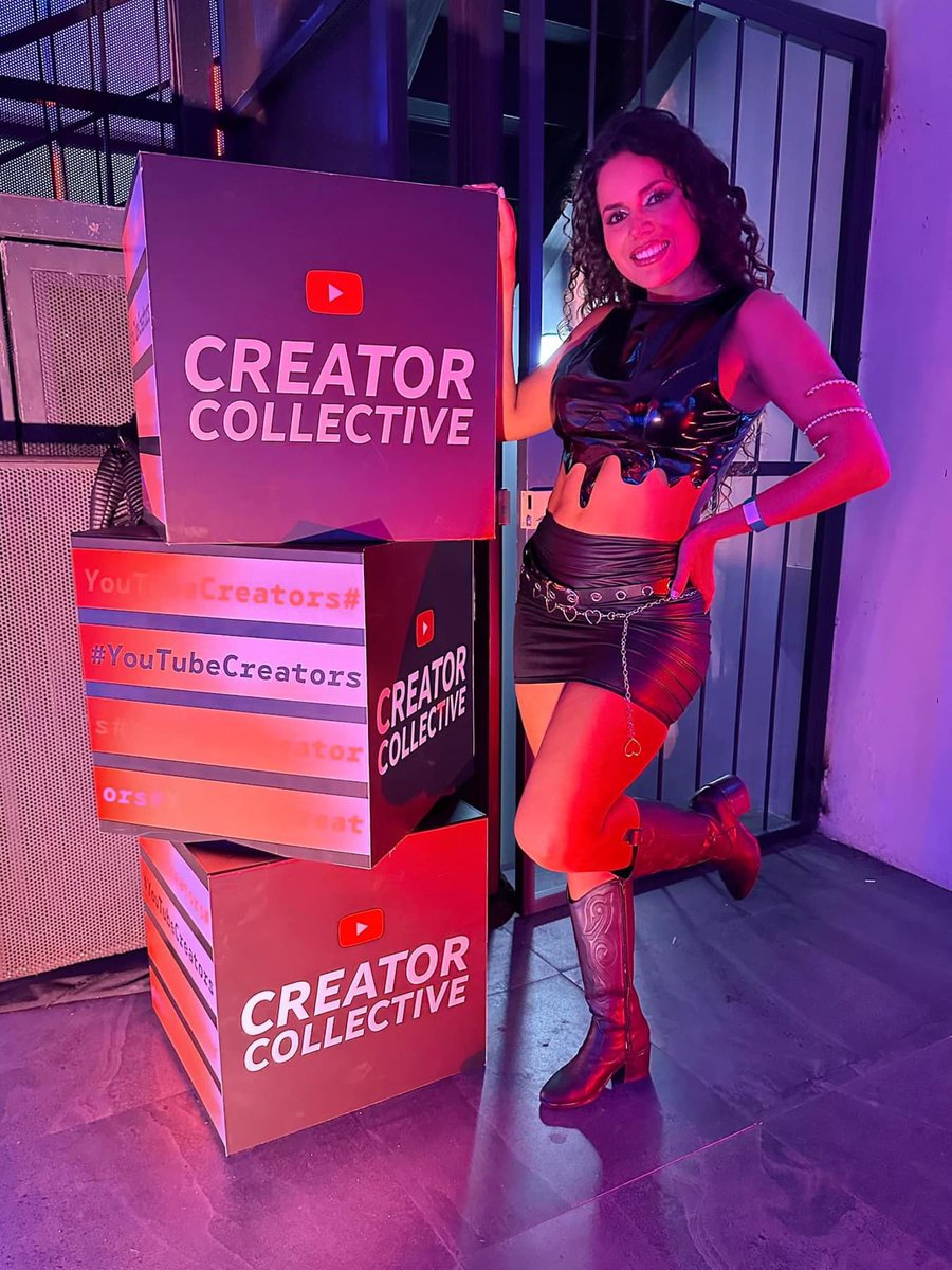 Fiesta de YouTube! Saben que amo ser Youtuber? Me encanta mi trabajo, desde niña soñé con esto! Gracias a todas las personas que me apoyan a seguir adelante! Tienen mi corazón y cariño ❤️❤️❤️