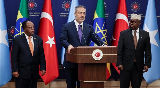 ArsheSaid's tweet photo. FGS itself put the Somalia's soverngty in dispute, due to these unneccery diplomatic rally in Ankara and Cairo! https://t.co/xVW5LqmbUX