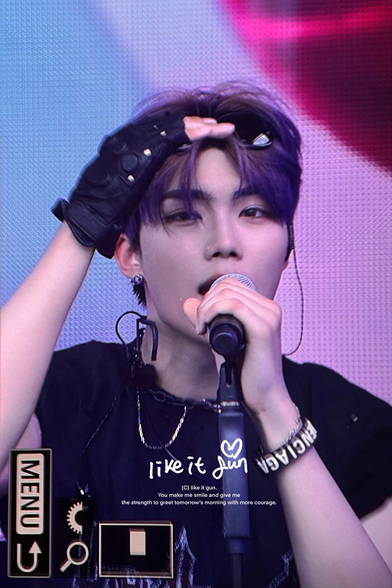 likeit_gun's tweet photo. 240817 summer sonic

키는 제법 큰 난데 점점
작아져만 가 〰️

#박건욱 #PARKGUNWOOK #朴乾旭 #ZB1 #ZEROBASEONE #제로베이스원 #パクゴヌク https://t.co/xytHh982Pp