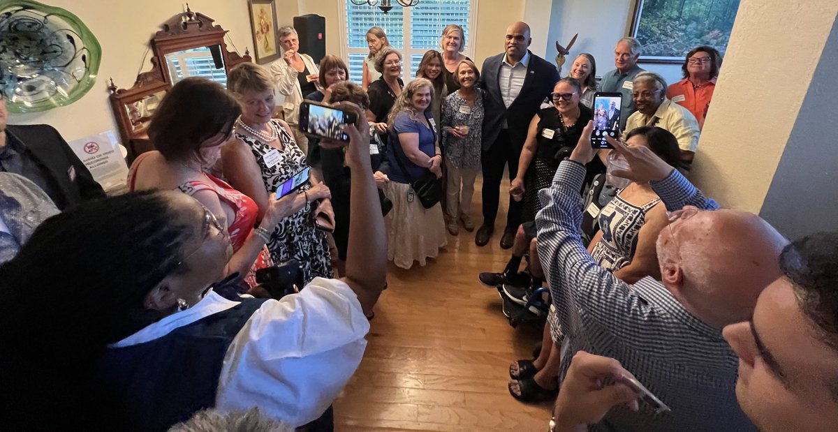 PoojaforTexas's tweet photo. @ColinAllredTX in Travis County today! First speaking to Seniors at the @TCDP headquarters, and then an event @VikkiGoodwinTX’s house. Out meeting voters, and discussing issues that matter to Texans. We love to see it! 💙👏🏽 https://t.co/ik3umq6cBP
