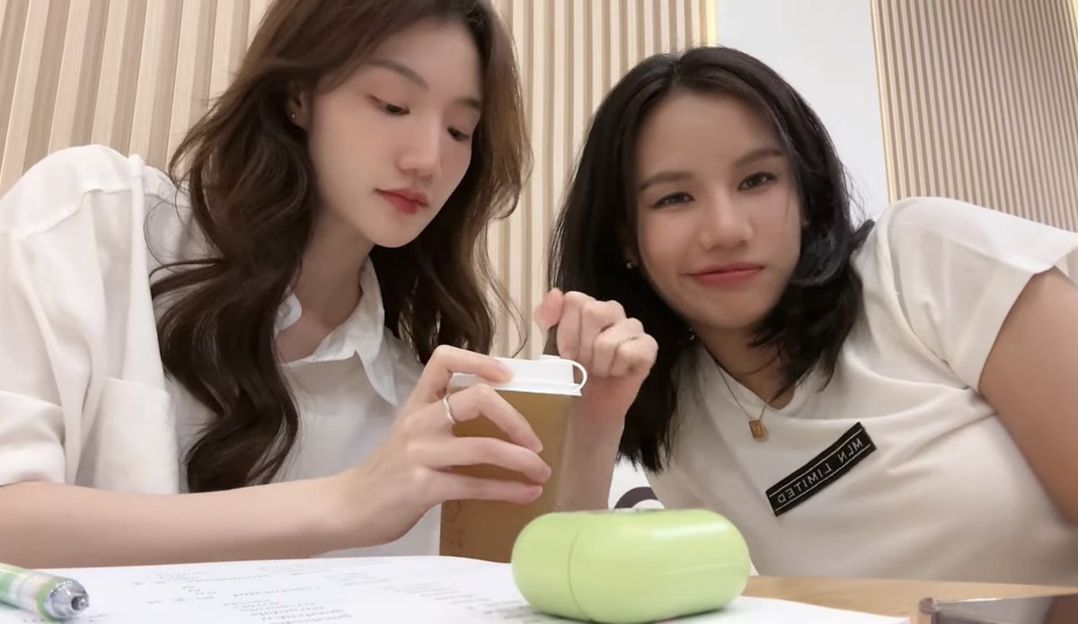 olafgtb's tweet photo. พี่สาวคนสวย🐻‍❄️✨
ต้าวเด็กตัวแสบ😏น่ารักอ่ะ~

SAY ATOM VLOG JULY
#AtomWorkLifeBalance
#atomapcy #konkonbabe https://t.co/dNbd53mVsi