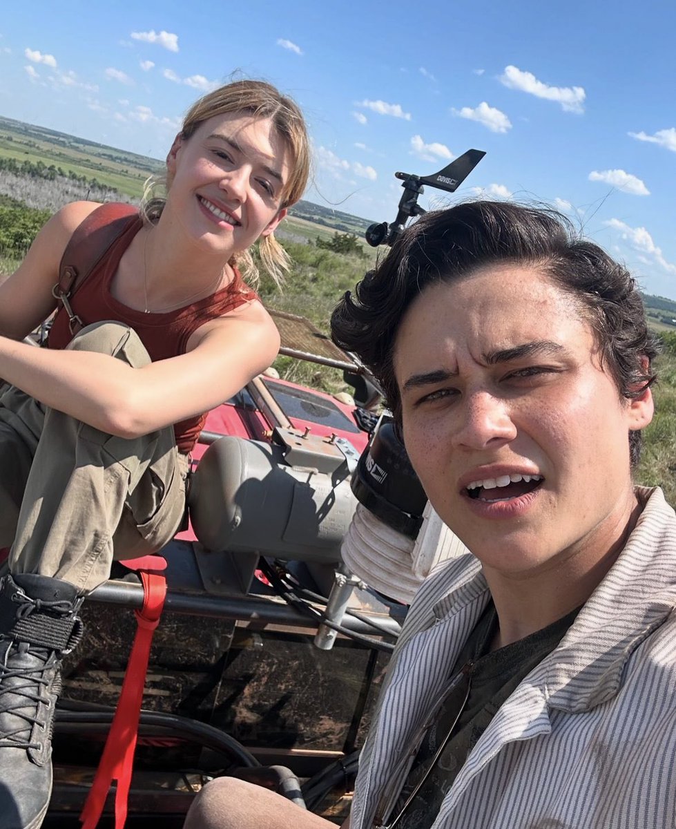 <트위스터스> 봤는데요 영화는 완전 전형적인 미국 재난 영화에 글렌 파월 캐릭터도 진짜 끔찍한 백인남(하 게다가 유튜버라니) 그자체였지만...