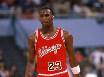 ClutchPoints's tweet image. Only 3 rookies in NBA/WNBA History have ever recorded 29 PTS, 5 REB and 10 AST on 70% TS, multiple times:

🔸Stephen Curry ‘10 (4x)
🔸Michael Jordan ‘85 (2x)
🔸Caitlin Clark ‘24 (2x)

ELITE company. 🔥

(via @WarriorsMuse)