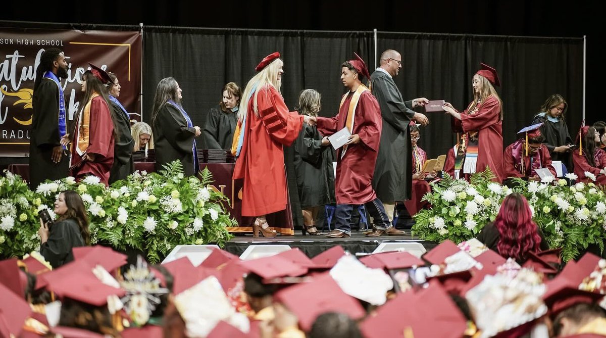 StocktonUnified's tweet photo. Graduation Rates- Highest In SUSD History! 84.82%. Under the direction of Superintendent Dr. Michelle Rodriguez, @mlrod32, the grad rates are highest in history, chronic absenteeism is down and reading rates are up! #Proud2bSUSD #Stockton #SUSDonward #Gradrates https://t.co/cojmayHGtn