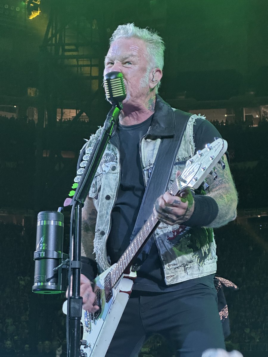fleegs79's tweet photo. Concert 1 of 3 this weekend and it didn’t disappoint. First time in the Snake Pit and it was amazing. Here’s a few pics while waiting in the parking garage. https://t.co/9h5m9JSazb