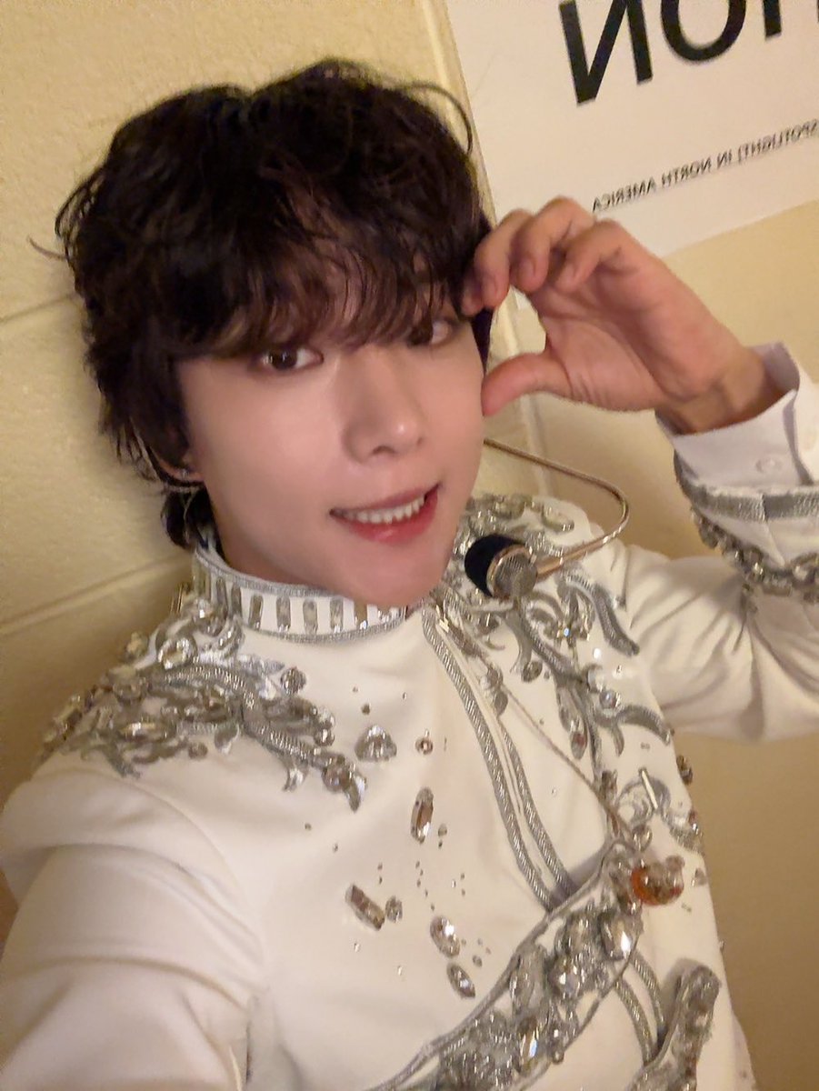 ONF_members's tweet photo. [#이션] toronto🧡 https://t.co/BdO6zAtXZz