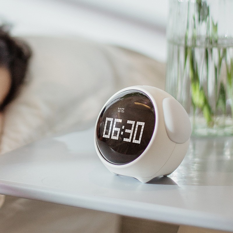 UnicunShop's tweet image. Tired of waking up to your partner's morning face? 😜 This Adorable Digital Alarm Clock is way cuter!  Snooze with a shake &amp;amp; wake up smiling. 😄  unicun.com/product/adorab…  #alarmclock #cutetech #giftideas