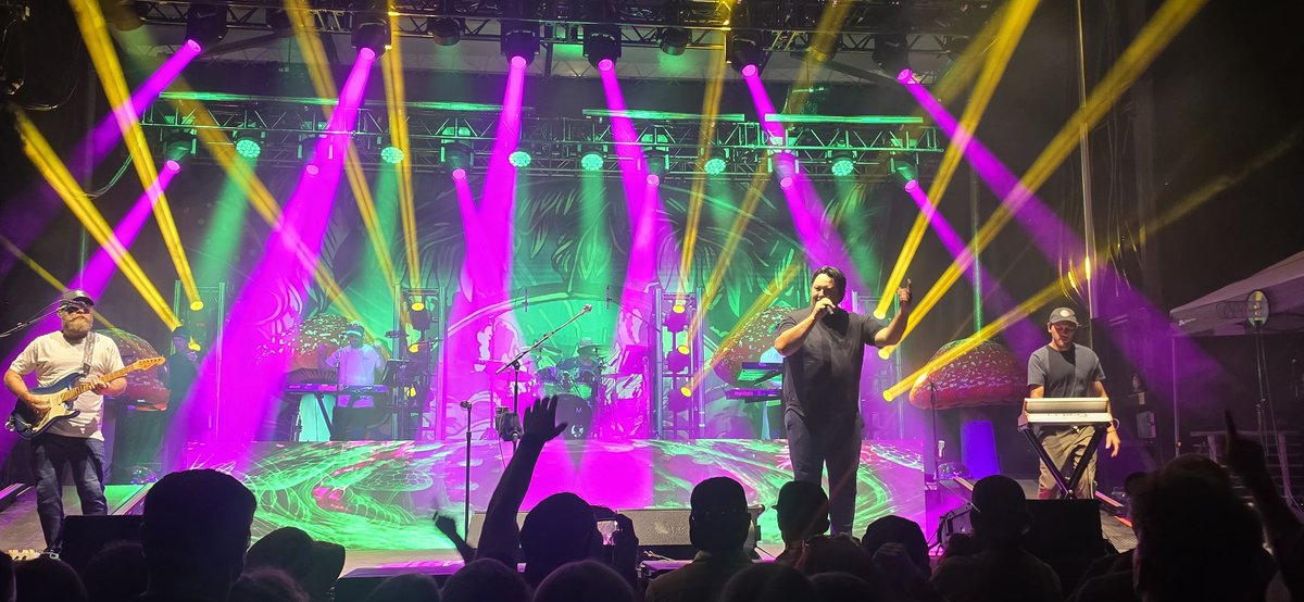 Nemesis626_'s tweet photo. Iration 

#iration #live #music #reggae #fistsintheair #pubstation https://t.co/uFgS4z1ohq