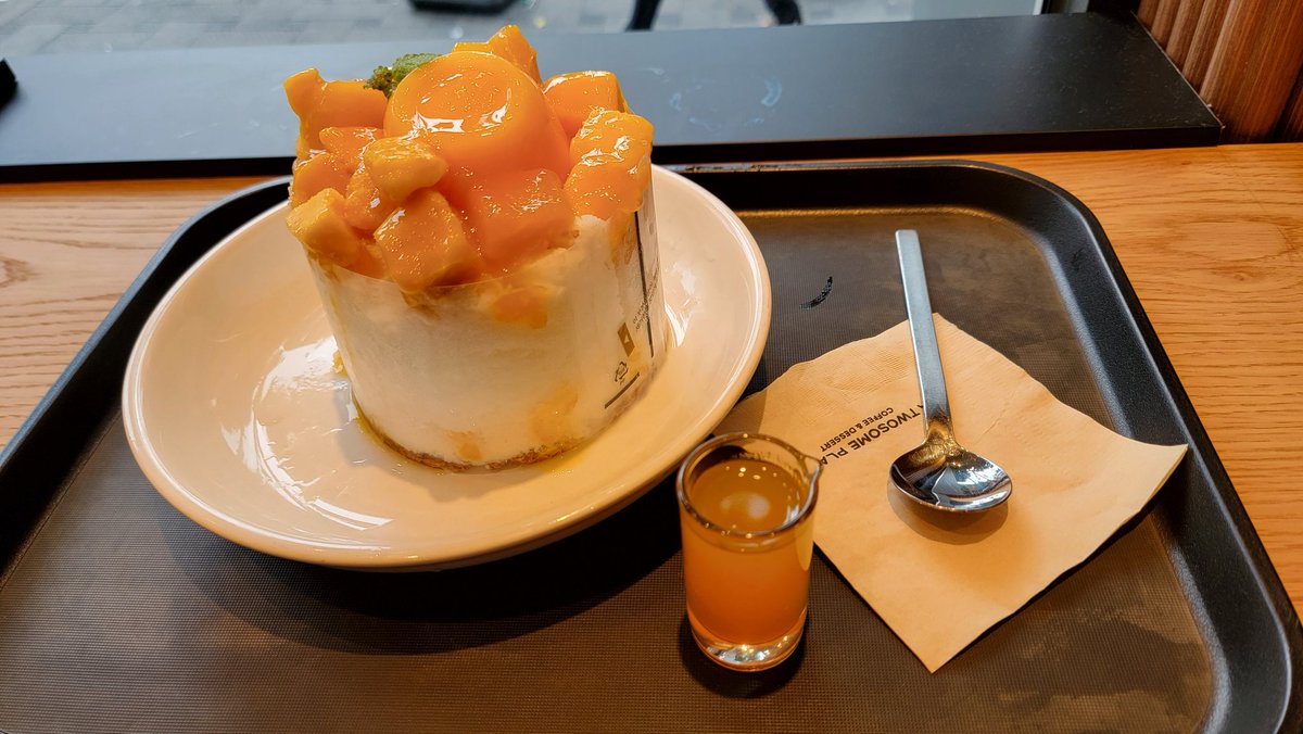 yamasan_k1's tweet image. 今日のおやつ☕

マンゴー🥭かき氷🍧

アイスアメリカーノ☕

ここのマンゴーかき氷めちゃくちゃ美味しい😋😋😋

台湾の越えたかも🍴😋

#ATWOSOMEPLACE