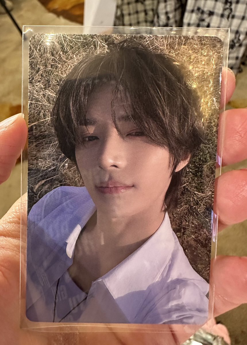 beomgyu yzy photocards are always the prettiest😭😭