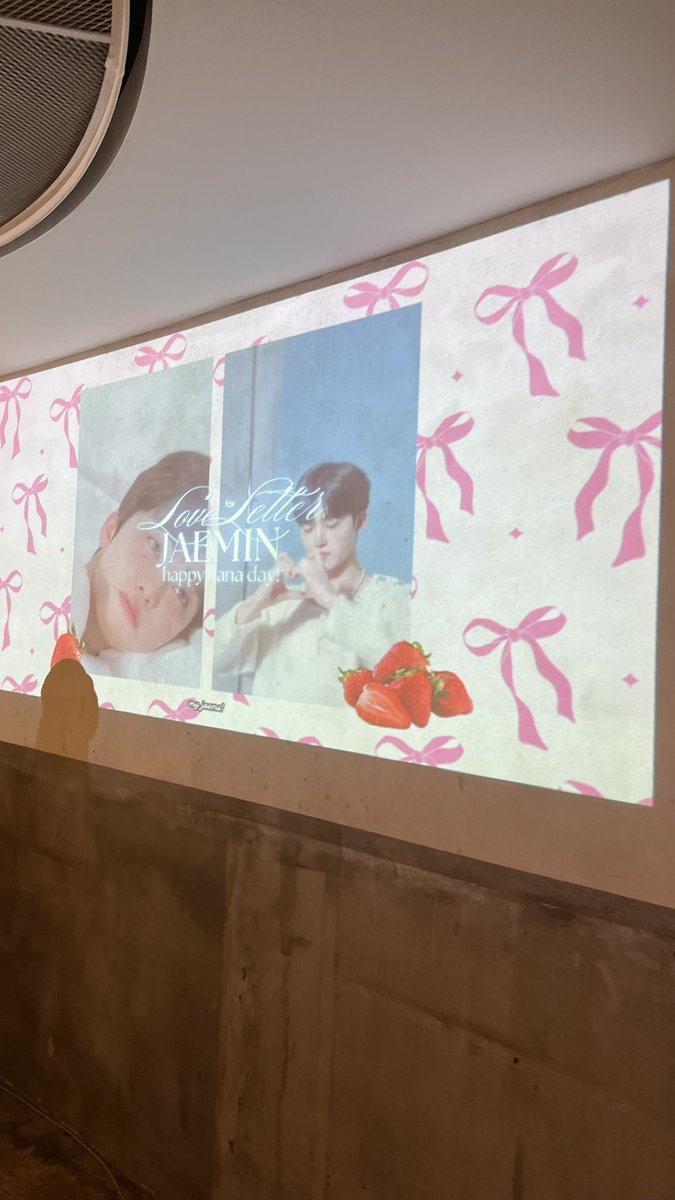 PJSUNGMY's tweet photo. Jwi’s crew is here at Momo’s Kuala Lumpur to support Love Letter for Jaemin by MyJaems, well done team! 

It was such a beautiful and Jaemin coded event 🩷🩵✨

Happpy Birthday Nana 💝

@my_jaems 
#LoveLetterForJAEMIN https://t.co/WESX4k2rSC