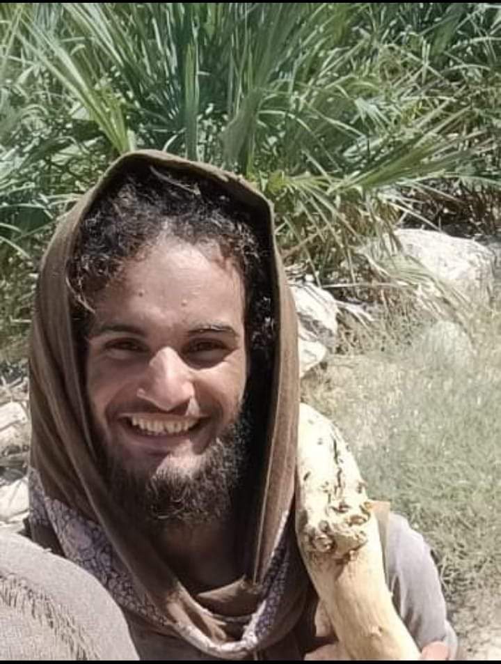 #الارهاب_يستهدف_الجنوب 
هذاء الأمعة هو الانتحاري اللي تفجر في ابطال الجنوب هو غانم الأبي ترك اهلة وارضة وعرضة للحوثيين اغتصابات ومتعة وجاء ليقتل اولادنا في الجنوب لعنة الله
امير التنظيم من الحديدة ونائبة من تعز