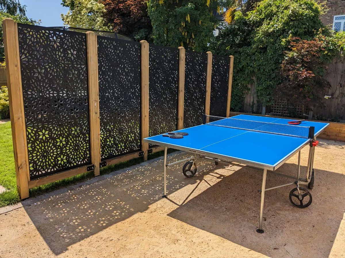 In this working in progress project in London, the brief was to create a secluded area for the client to play ping pong.
In Brazil, I would have screened the area with cobogo, but in the UK, it is not popular.  I only see breeze blocks hiding rubber bin in Council flats - what