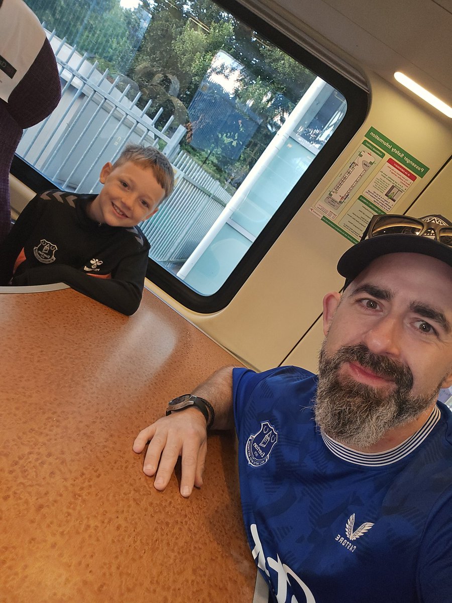 HanifK's tweet image. 🎶 Here we go, here we go, here we go, side by side as we sing along together. E.V.E.R.T.O.N we're Everton and we'll be Everton forever 🎶 

Football is back.🙌🙌🙌

Goodison Park bound. Not sure who's more excited, me or Jasper! 

#DadAndLadAdventures #Everton
