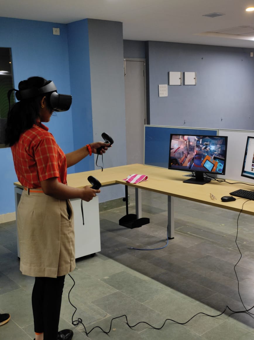 cvrce_tbi's tweet photo. ๐ we had the pleasure of hosting Sai International School students! They explored our bakery, got creative in the Idea Lab, and experienced the future with AR/VR. An inspiring day of learning and discovery!
#InnovationInAction #FutureLeaders #TechAndCreativity https://t.co/qvGDaM4OSs