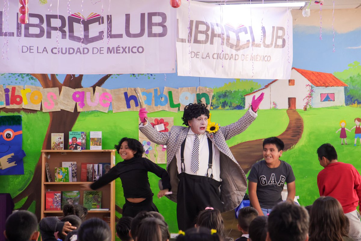 ComunitariaCdMx's tweet photo. Con la intención de hacer de la lectura un recurso al alcance de todos, la #RedDeLibroClubes de la Secretaría de @CulturaCiudadMx inauguró dos sedes, se trata de “Un mundo a la imaginación” y “Libros que hablan “, espacios abiertos a la comunidad de la Casa de día 3 del @DIFCDMX. https://t.co/crBOlRXPCL