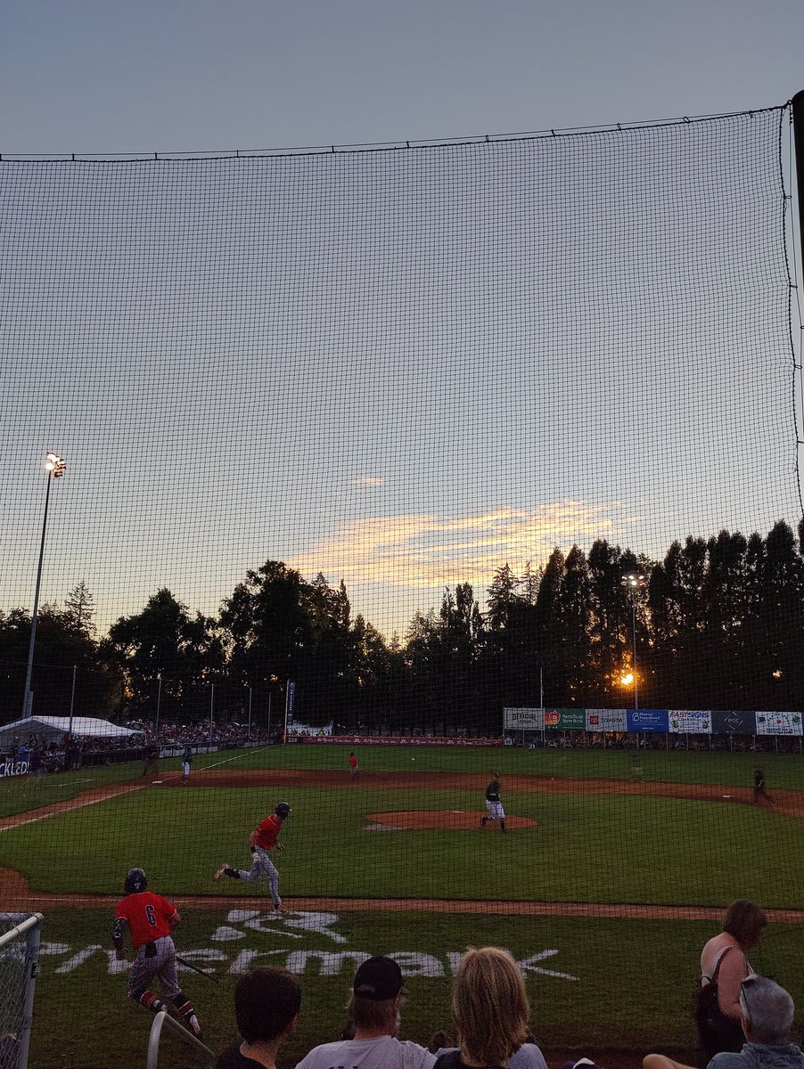 kcekjm's tweet photo. Walker Stadium is the greatest place on Earth and the Portland Pickles are champions!! 🥒🐊🏆🪑 https://t.co/vUDY6Ff1mI