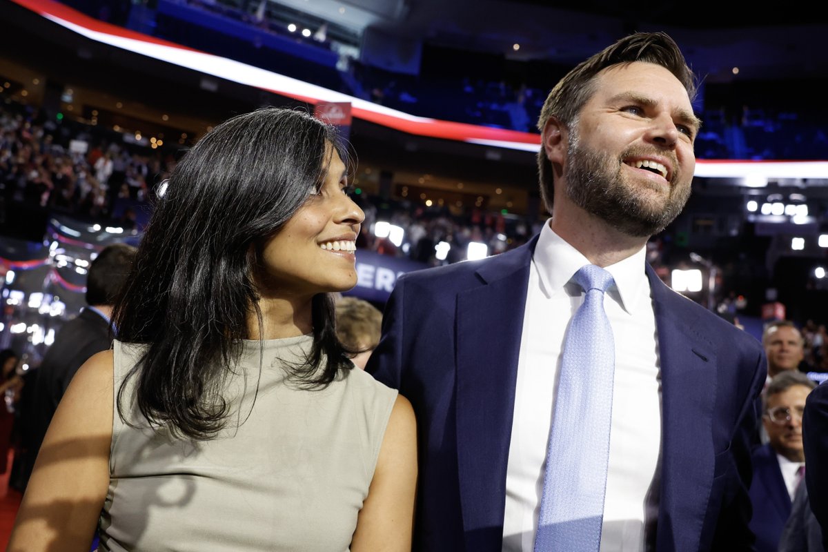 Richard_ezio's tweet photo. J.D. Vance makes a wildly racist claim about the causes of crime. He said “ethnic” communities lead to rising crime.
This is the kind of stuff they have been spouting on Faux “News” Entertainment for years now. There is simply no evidence that immigration is leading to a massive increase in crime. While I am sure that some of the immigrants may be criminals, but most of them are just coming here for a better life, like our grandparents and great-grandparents did.
#ProudBlue #DemVoice1 #JDVanceIsWeird #RacistVance