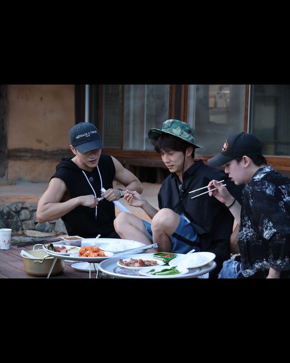 2pmalways's tweet image. [2PM IG]It was summer...🪵

#ThanksTo #3BuddiesAt2PM #RuralVacationEdition 
#ThisSummer😎 #WasJoyful 

instagram.com/p/C-uxmn3S3WB/