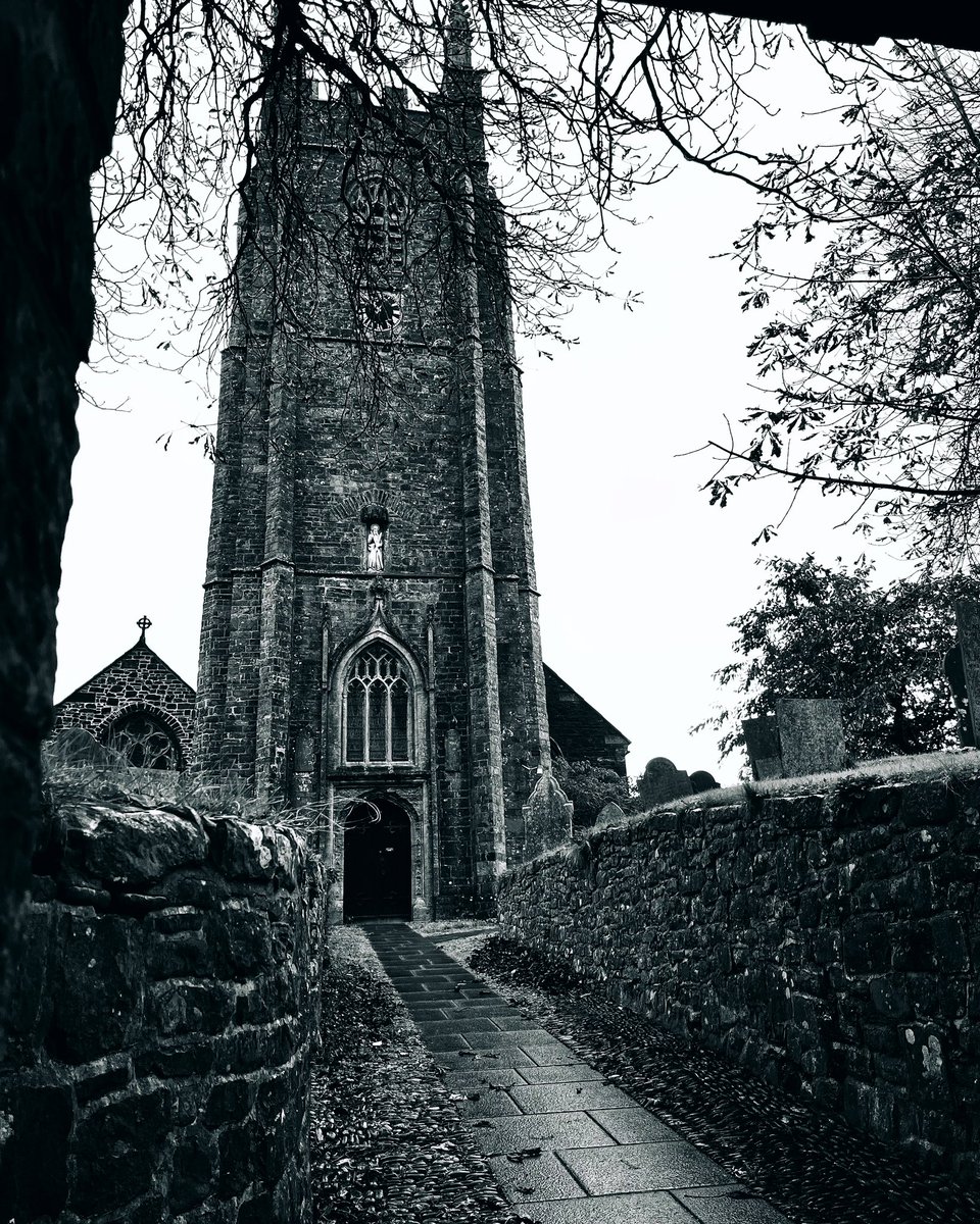 The final battle of the Prayer Book Conflict was fought this day in 1549 at Sampford Courtenay. In the suppression that followed, hundreds of Cornish were killed, institutions supporting Cornish culture were forcibly closed &amp; the Cornish language declined in use #ethnocide 1/2