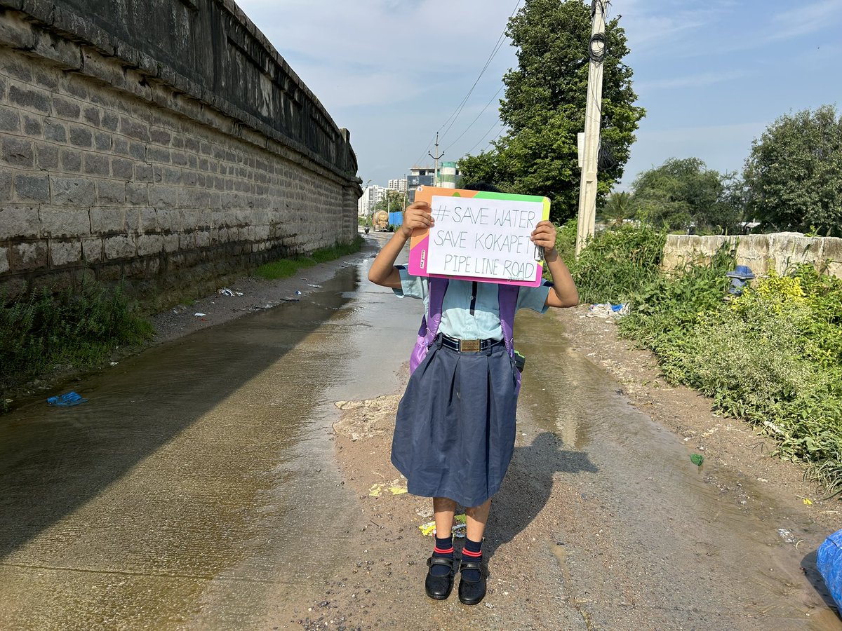 Bhagyaraj_Gg's tweet photo. My daughter vennela on behalf of Kokapet requesting, concern Dept please fix water wastage #savewatersaveKokapetpipeline @HMWSSBOnline @hmwssbgmom14 @ASIGoI @PrakashGoudMLA @KTRBRS @KChiruTweets @TelanganaCMO @MDHMWSSB @TV9Telugu @abntelugutv https://t.co/jyn9cUUtgu