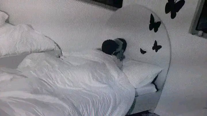 ComfortYakubu5's tweet image. When a husband n a wife kiss even the atmosphere is happy about it chaiiiii what a sweet night 
#DoubleKay 
#kass