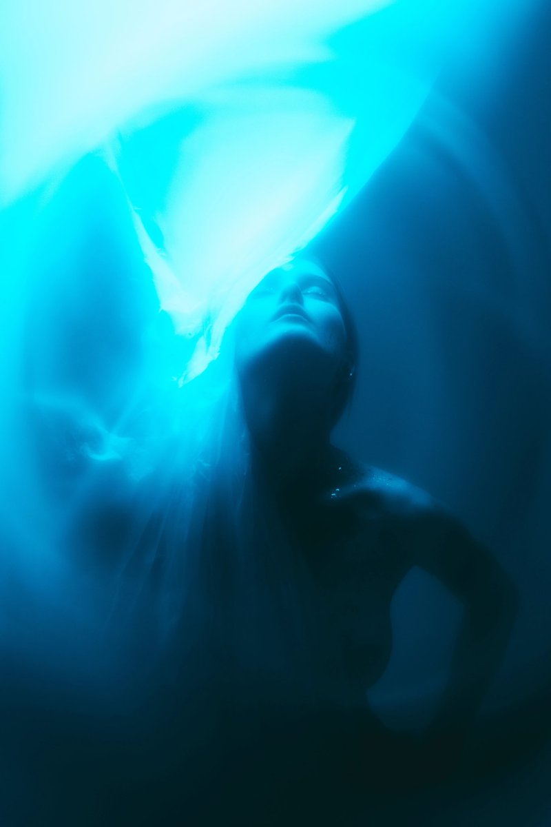 🚨 INSPIRE CYPHER🚨

A new series where I remix a piece I own and recreate it with my own photo that pays homage to the original artist’s vision for the piece. 

Really hope you enjoy. 🖤

‘Hope’ - <a href="/SKuzminPhoto/">Sergei Kuzmin 🕊</a> 

x

‘Terminal Velocity’ - <a href="/SecureCypher/">Brett</a>

📸 🔦 📸 🔦 📸 🔦 📸 🔦 📸