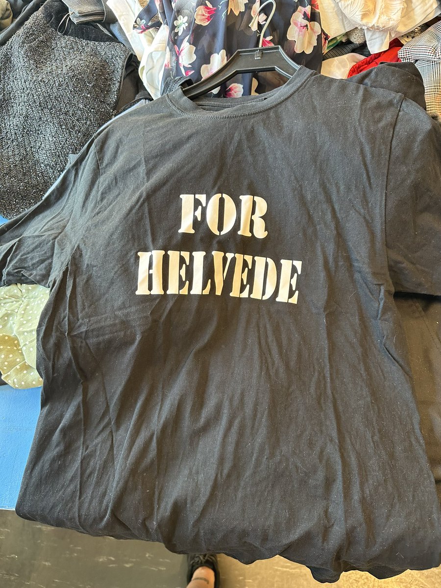 moakillthemall's tweet photo. Veckans bästa t-shirts https://t.co/ek4HrT0M9v