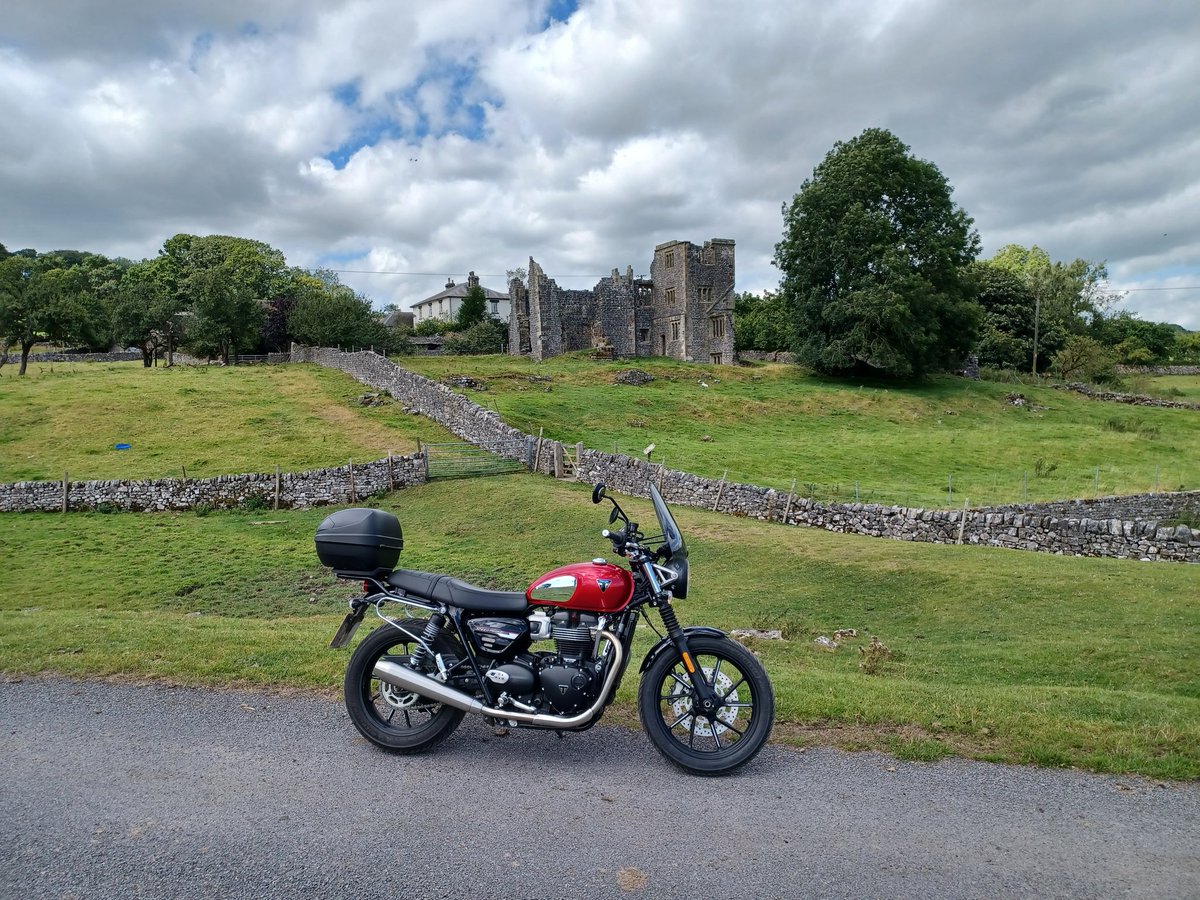Tour of rhe Peaks yesterday.   Perfect weather at the moment.  Up near Throwley Old Hall here near Illam. Next tour 25th August dm for details. Tours on other days can be sorted by arrangement if I'm free. Dm for details. #motorcycles  #peakdistrictmotorcycletour #PeakDistrict