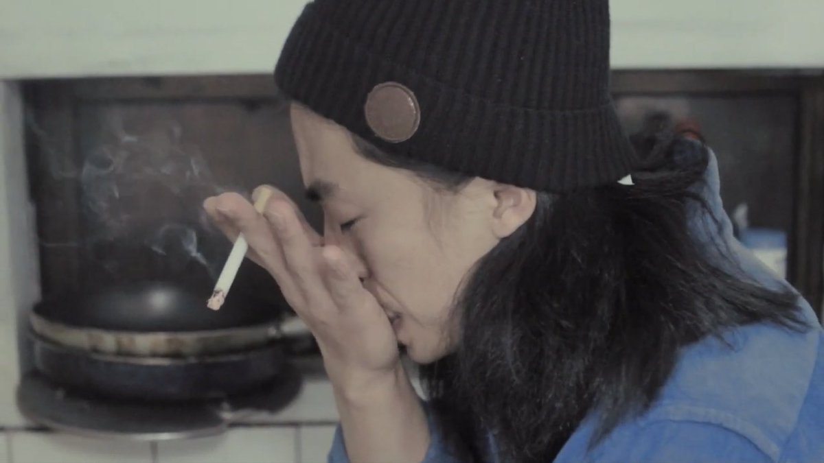 양치하면서 담배 피우는 구교환만큼 좋은 것은? 바로 가스불로 담배 피우는 구교환… 하..이남자담배를왜이리맛잇게피워…..Translate post