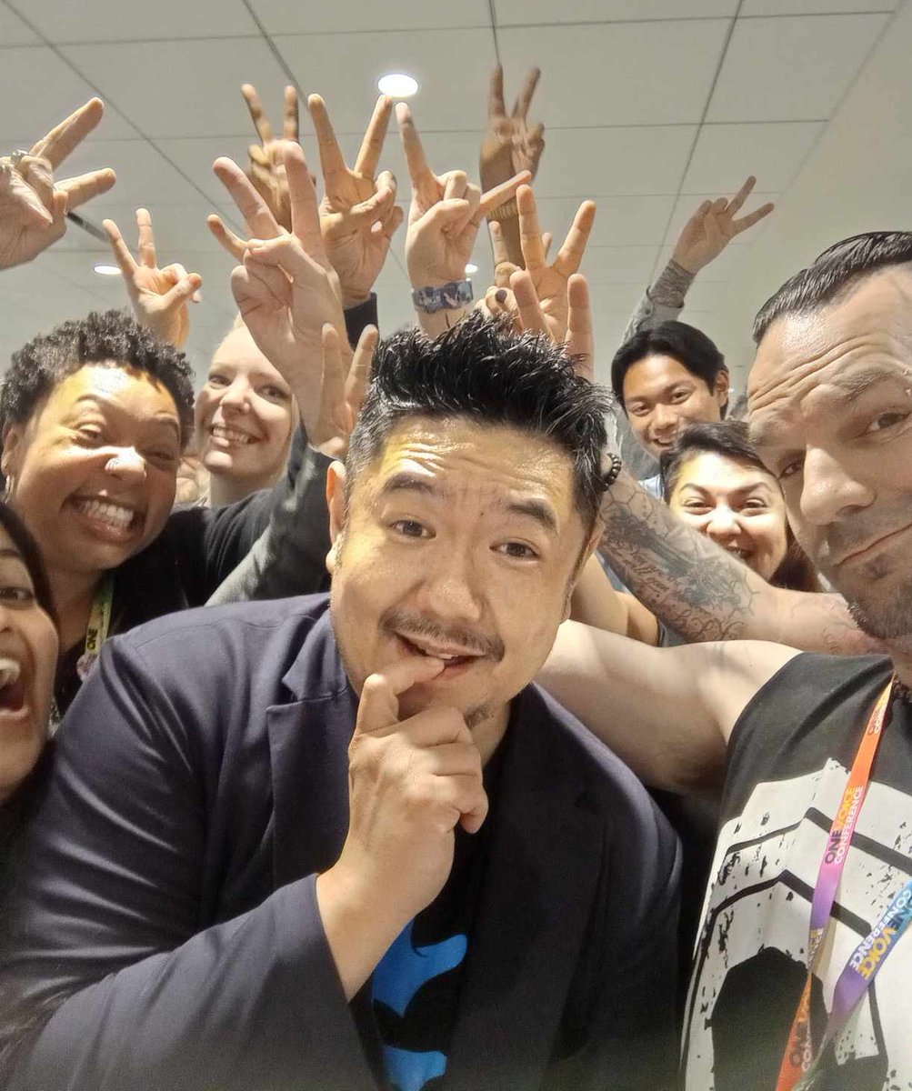 ChalikMatt's tweet photo. One voice conference 2024 with Eric Bauza - Bugs Bunny himself! https://t.co/BPY3JzddpG