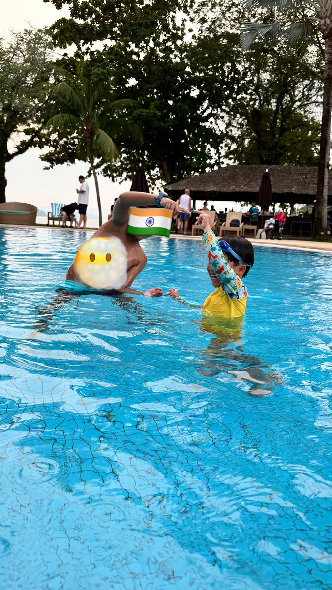 ランカウイでインド人の友達とフュージョンしたやつ
🇮🇳👉👈🇯🇵

ドラゴンボール、ワンピース、ナルトの話ししておけば人気おばちゃんになれる🩷