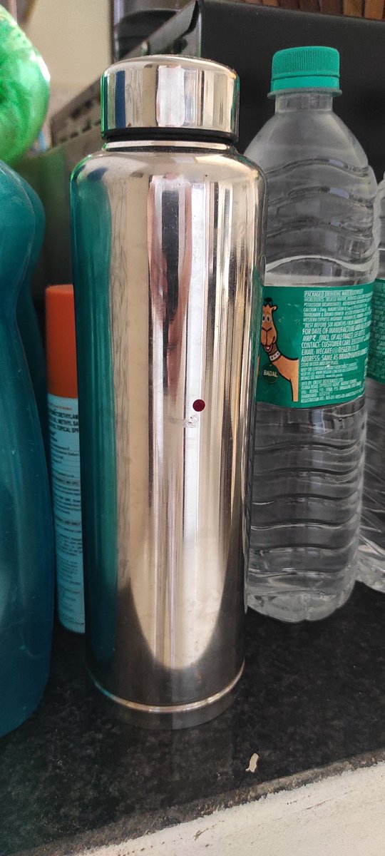 MaulikaLisa's tweet photo. Mom- You never keep your stuff organised

Also mom- https://t.co/qxDn2TQMu9