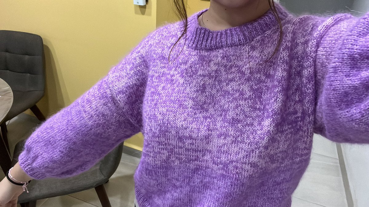 tkmtwt's tweet photo. new life update 
i’m in mexico now, been stuck here for three months lmfao i’m sick and tired of being here. finished knitting my sweater, got into uni (going to study chemical engineering) and i’m mostly rotting in bed if im not working so ! https://t.co/gKx0LvWcA8
