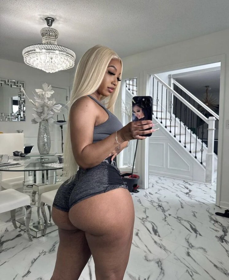 WTooled's tweet photo. What will you do if we’re left alone in a room 🫠🫣🤪🤪🥰 https://t.co/KQDEt6aX87