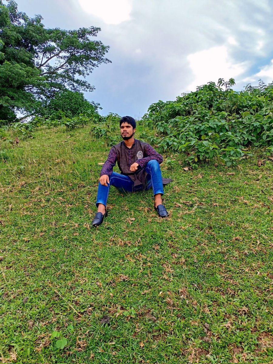 Mahfuj_Jaman_07's tweet photo. Sometimes you just need to sit alone, forget about the world, and give a little time for yourself.
#alone #alonetime #alonelife #aloneboy #lonely #loneliness #lonelylife https://t.co/uzOAG8Re8a
