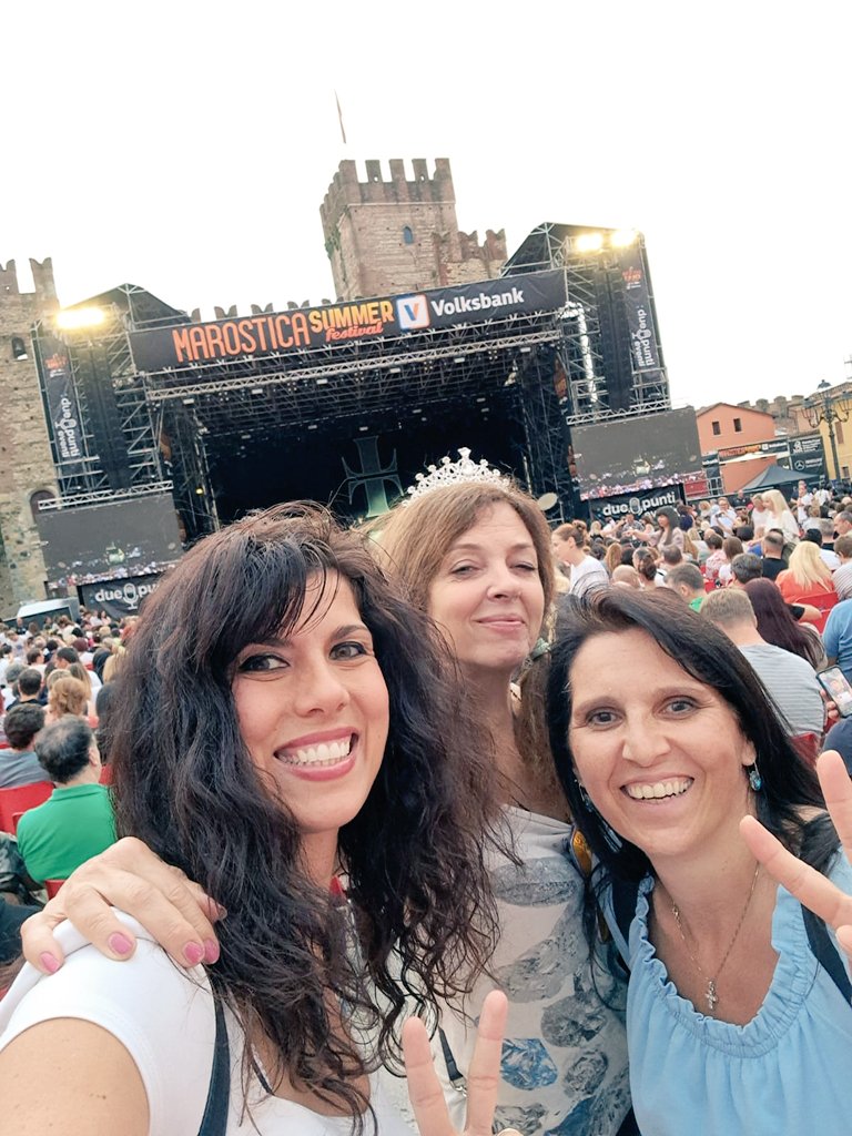 SilviaTT67's tweet photo. Memories Marostica This Life on Tour 💖💖🤩😍😘Thatters on tour🎊🎉🎊 https://t.co/QRm0FVyv71