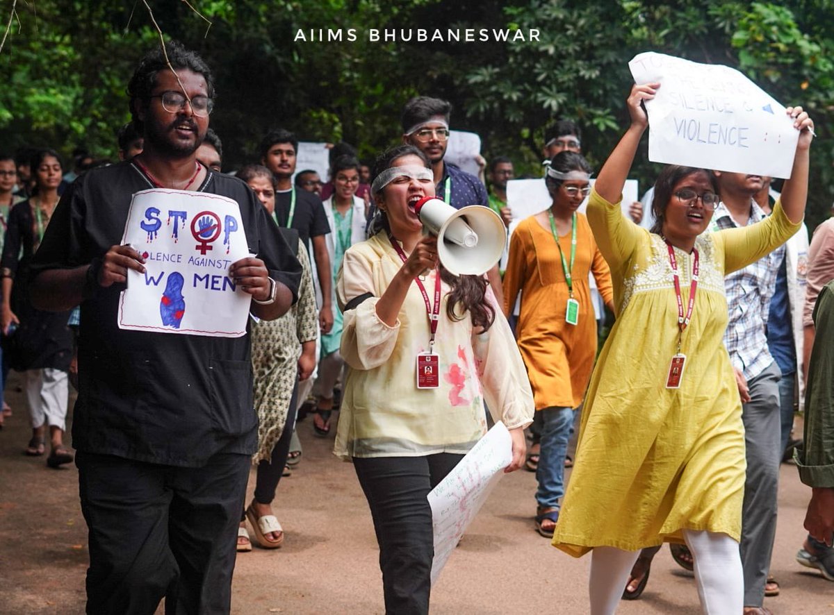 Day 5 of demanding justice for the victim of the horrific rape and murder case in RG Kar MCH in Kolkata, in conjunction with the nationwide protest as declared by Indian Medical association on 17th August,2024. United we stand strong!
#BengalHorror
#JusticeforRGKar
#CPA