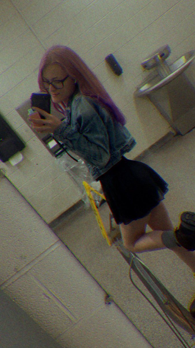 Puff_Kittie's tweet photo. Going live on the little purple app💜

Come hangout, vibe, &amp; sesh along @ https://t.co/gJXdXIlJ6D 🤫🫣

Also, peep my outfit check🤭🙃

#twitchgirls #girlgamers #stonergirls #fortnitestreamer #altgirls #kawaiigirl https://t.co/aCG3PQKi0S