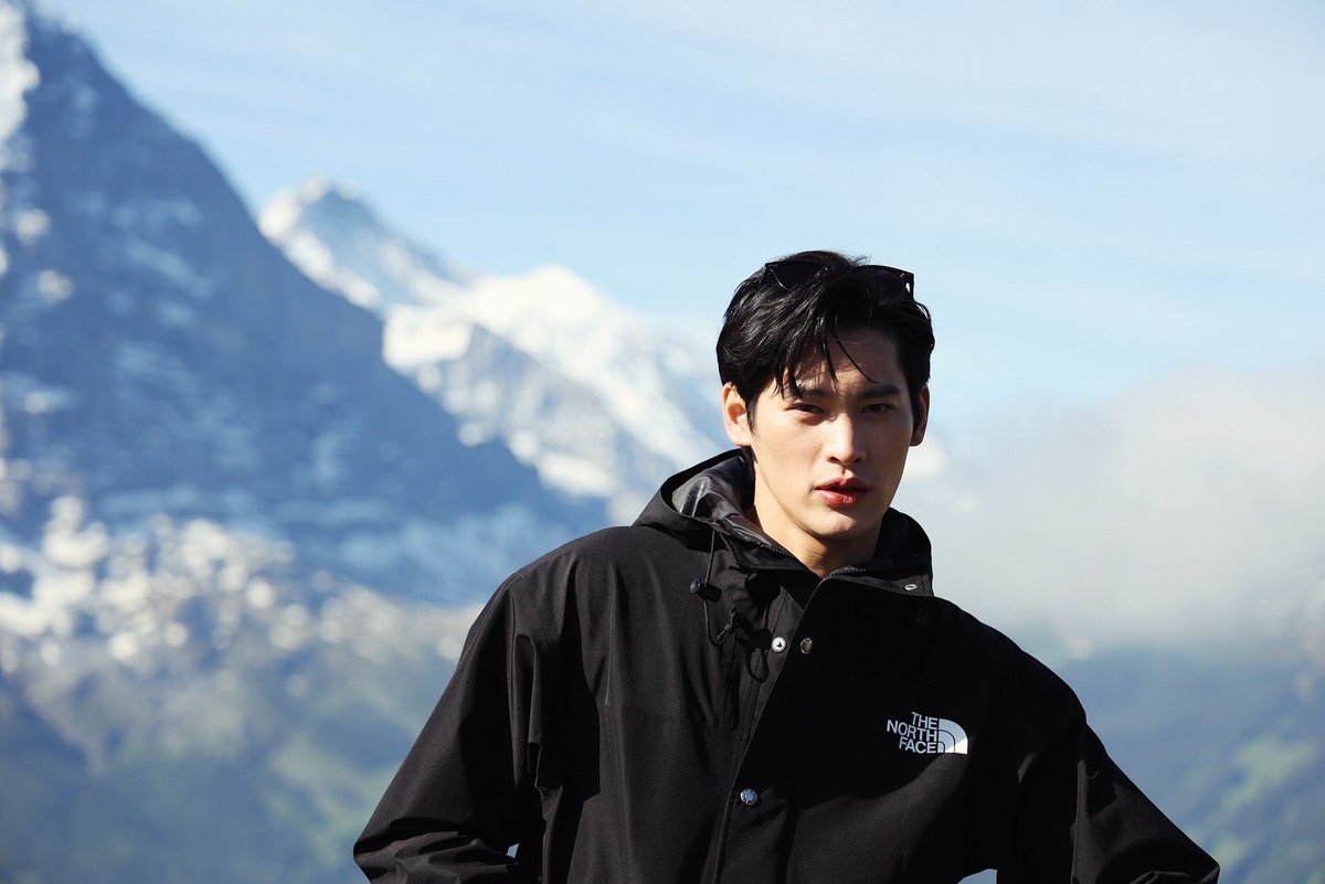 Ch3Thailand_33's tweet photo. หล่อเกินคน...😎

#ดวงใจเทวพรหม 
#พรชีวัน.ep10
#number_9th #เก้านพเก้า
#goodfeelingtv3 
ดูทีวีกด33 ดูมือถือกด3Plus https://t.co/TnKSEyoxYY